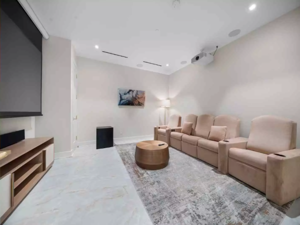 Luxury Beachfront Retreat in Nassau - Exclusive Vacation Rental